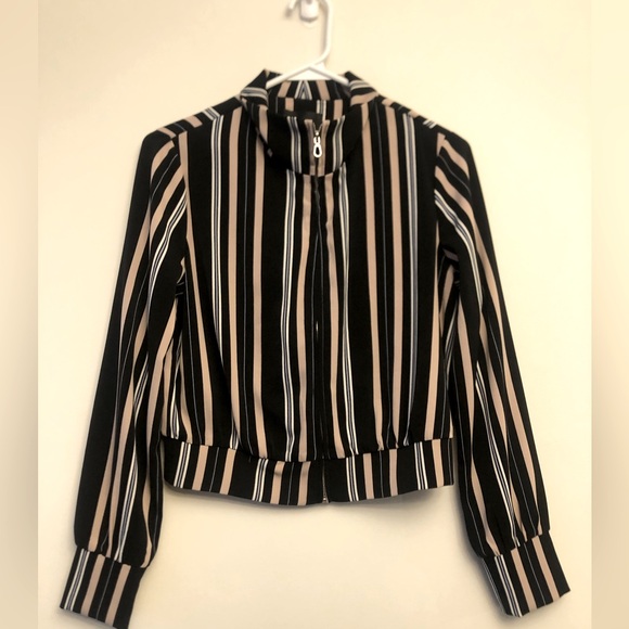 Dynamite Full Zip Crop Blouse, Size XS - Picture 1 of 10